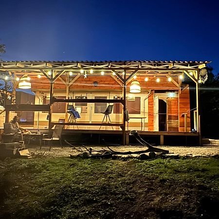 Karavana Tropicana Varna Exterior foto